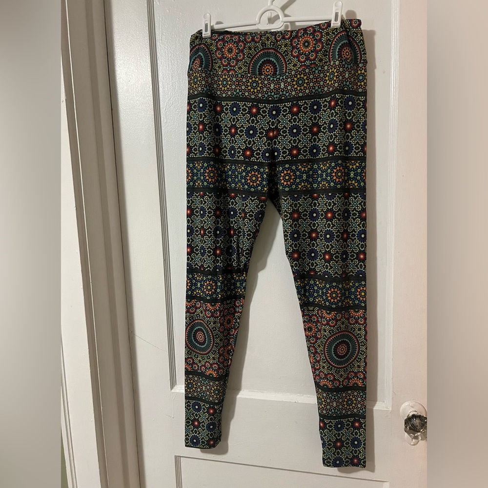 ⚡️5/$25 Bundle⚡️ Retired LuLaRoe Leggings